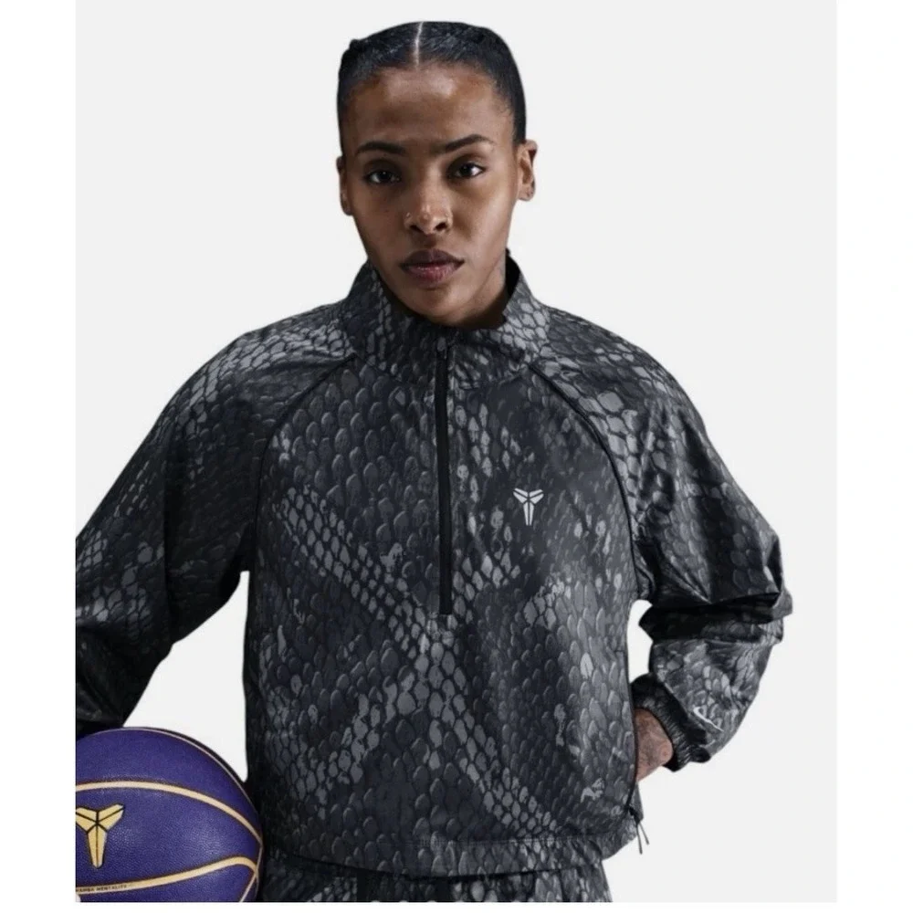 Nike Kobe  Lightweight Woven Jacket Reflective Women's small IB2718-010